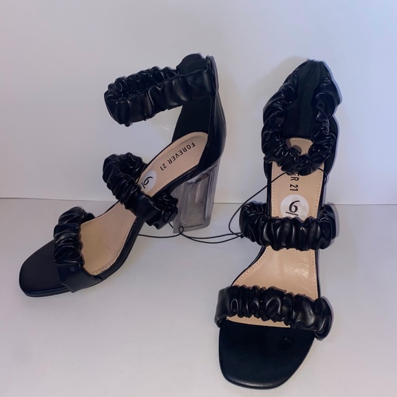 never worn got for a school dance but they didn’t match my dress - Picture 2 of 3